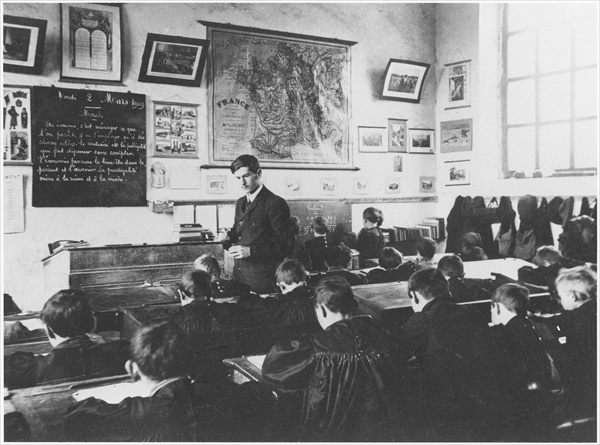Class in a primary school, Orme, 2nd March 1909 (b/w photo)  from French Photographer