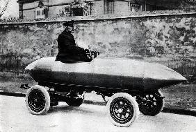 Electrical racing car Jenatzy ''La Jamais Contente'', c.1900 (b/w photo) 