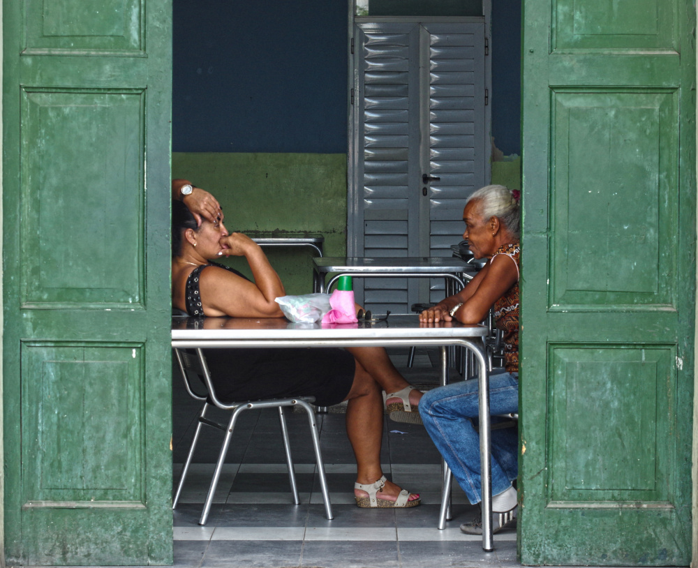 Havana: Waiting to be served ... from Arthur Talkins