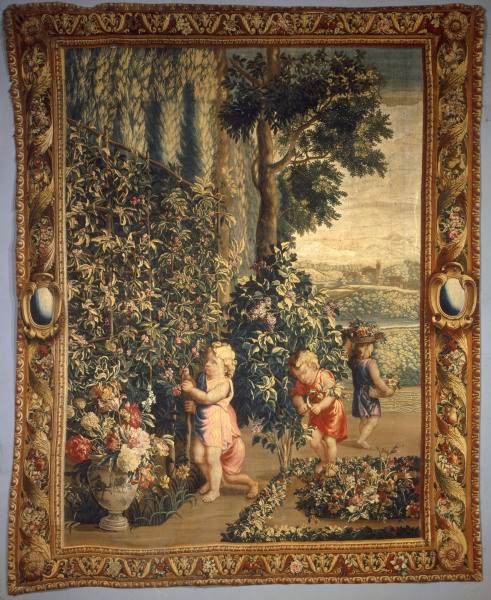 Boys as gardeners / Tapestry C18 from Charles Le Brun