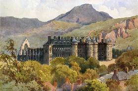 Holyrood Palace: Arthurs Seat in the Background