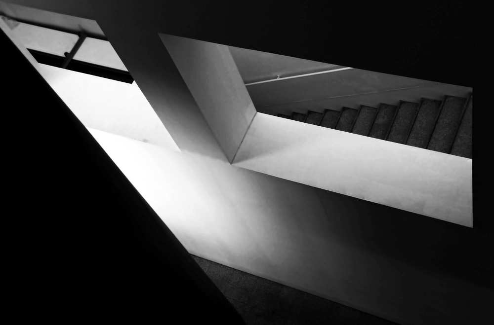 Light and shadow play from Fernando Alves