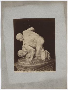 Florence: Uffizi Gallery,The Wrestlers, Marble group, No. 3151