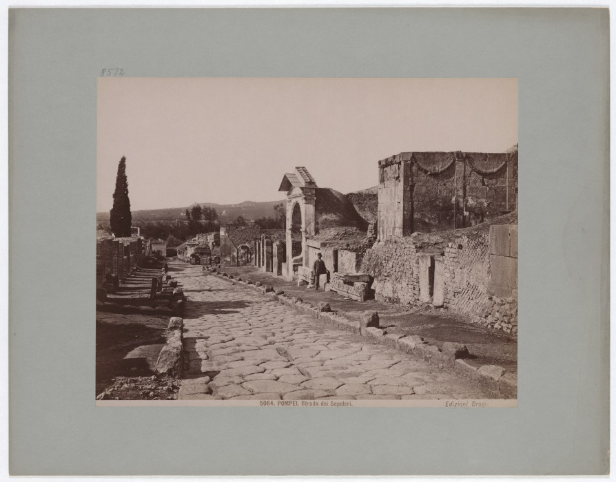 Pompeii: Sepulchre Road, No. 5064 from Giacomo Brogi