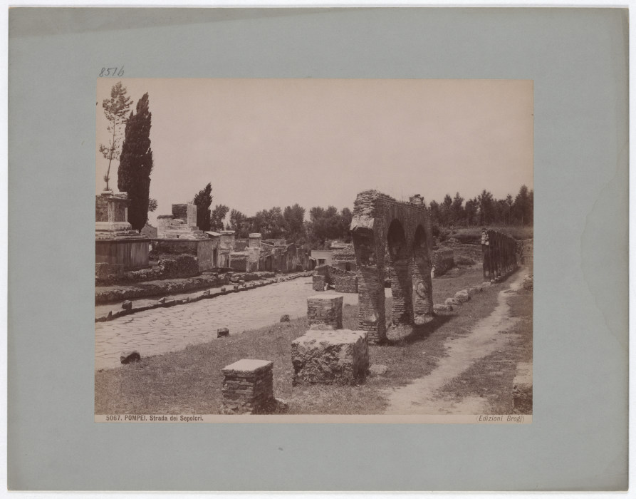 Pompeii: Sepulchre Road, No. 5067 from Giacomo Brogi
