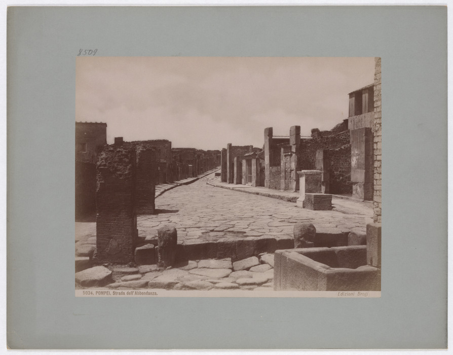 Pompei: Strada dell Abbondanza, No. 5034 from Giacomo Brogi