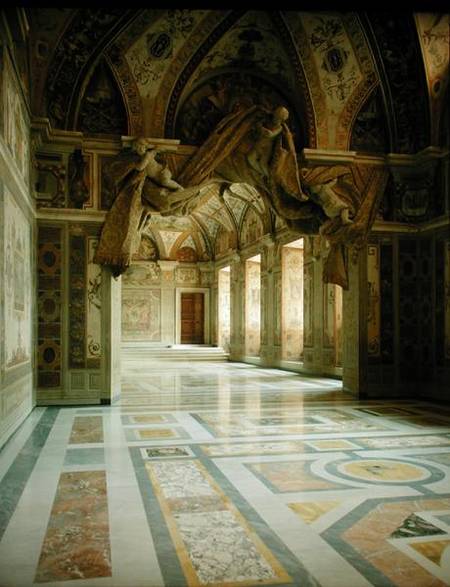 Interior with view of sculpted angels (photo) from Gianlorenzo Bernini