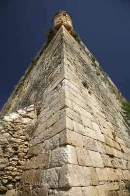 castle wall from Iñigo Quintanilla