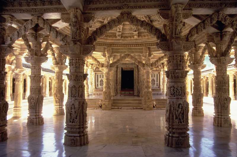 Interior of the Vimala Sha Temple (photo)  from Indian School
