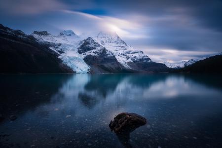 Dusk at Berg Lake