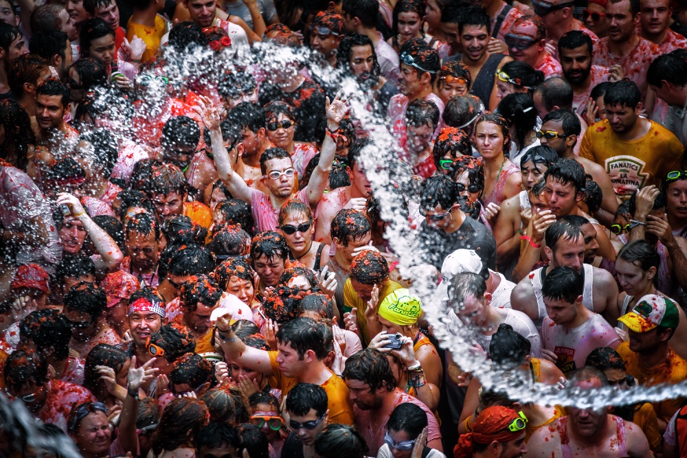 A SHOWER IN THE TOMATINA from Juan Luis Duran