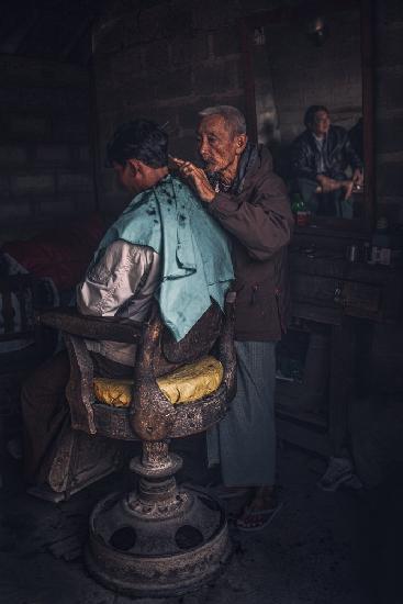 The barber shop of Inle lake