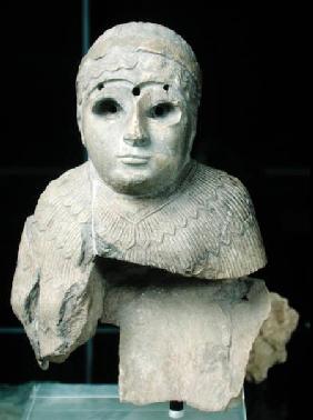 Statuette of a woman with shawl, Akkadian Period