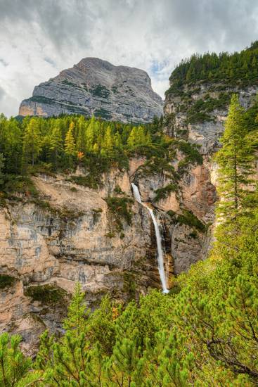 Cascate di Fanes Wasserfall in den Dolomiten