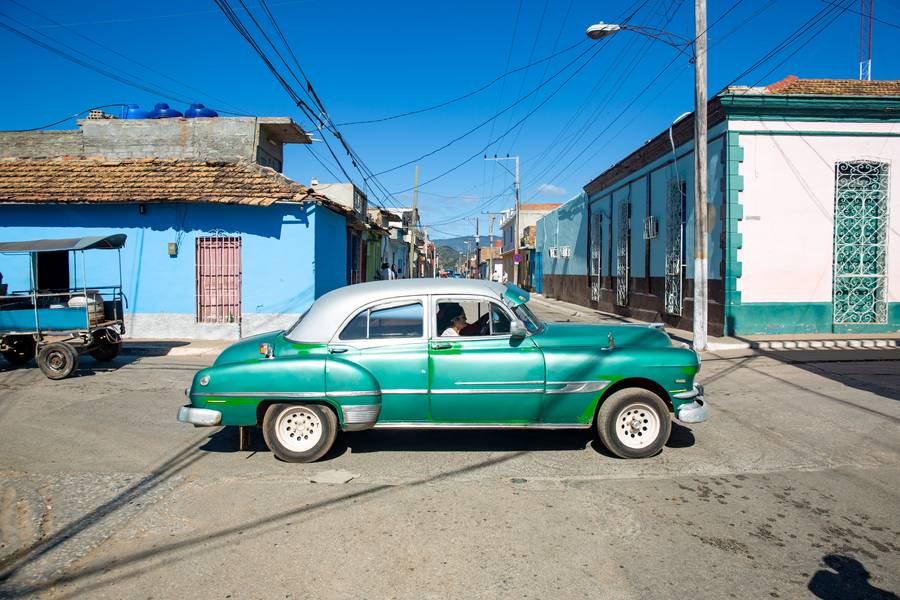Straßenkreuzung in Trinidad, Cuba from Miro May