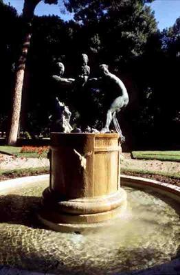 A fountain in the park (photo) from 