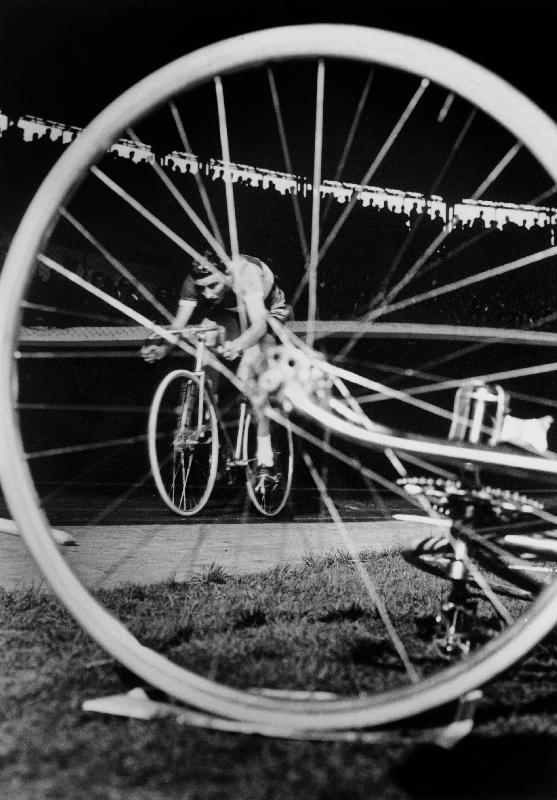 cyclist Jacques Anquetil failed in the attempt of breaking world record from 