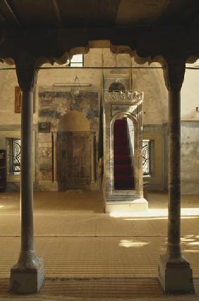 Interior view of Qutaish mosque (photo) 