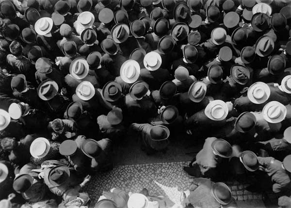Bird''s eye view of crowds / Photo / 1910 from 