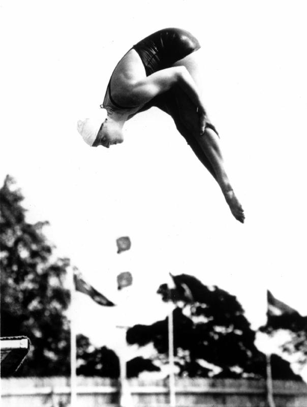 Pat Mc Cormick the first diver to win back-to-back Olympic gold medals in platform and springboard d from 