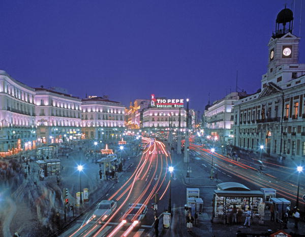Puerta del Sol at night (photo)  from 