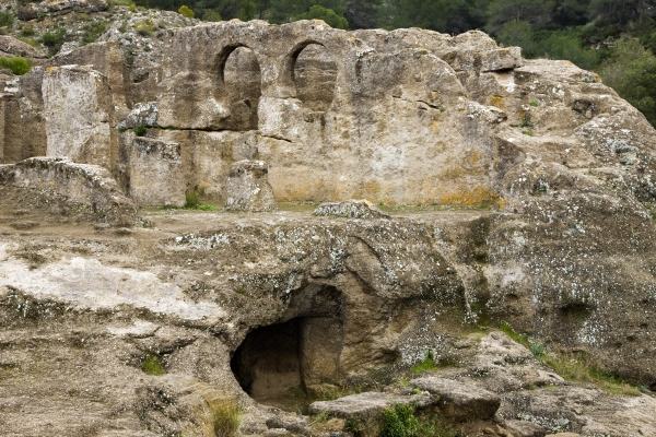 Ruins of the church built by Umar ibn Hafsun (photo)  from 