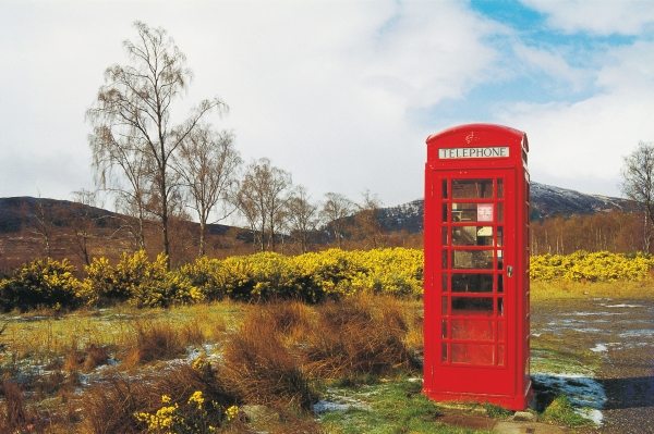 Telephone box in the Scottish wilderness (photo)  from 