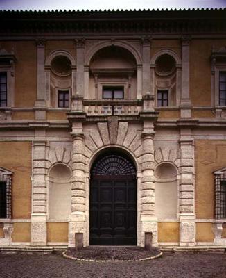 The facade, detail of the main entrance, designed by Giorgio Vasari (1511-74) Giacomo Vignola (1507- from 