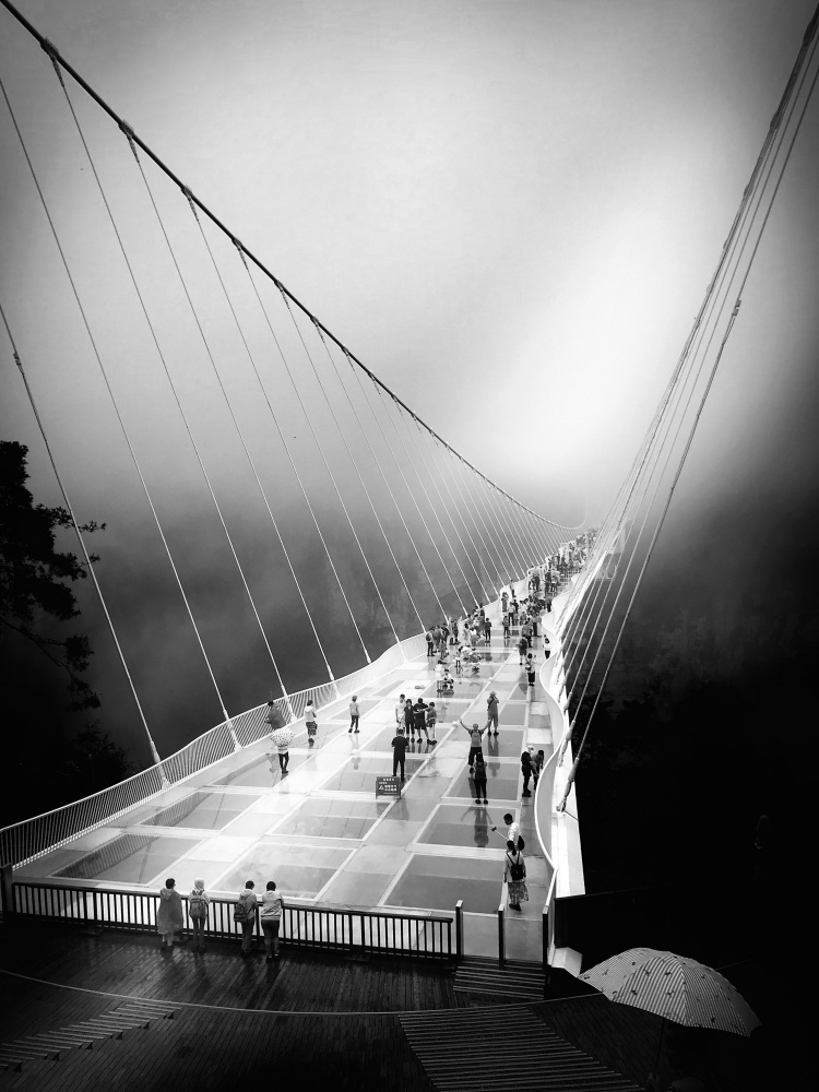 Crossing the bridge from Olavo Azevedo