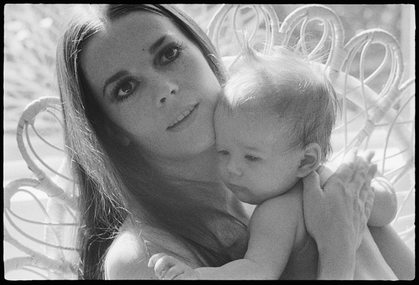 Natalie Wood with daughter from Orlando Suero