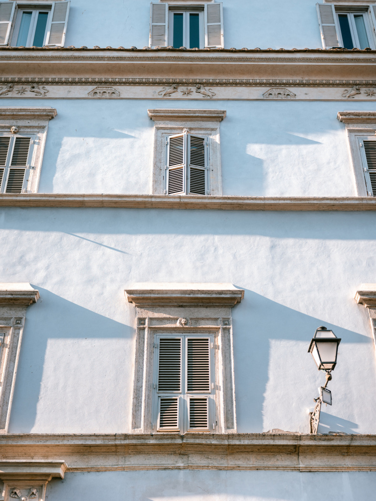 Blue tones of Rome - Italy travel photography || from Raisa Zwart