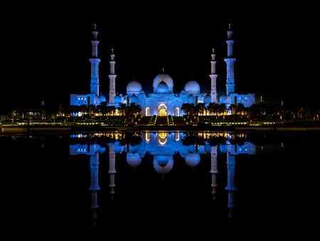 Sheik Zayed Mosque reflection, Abu Dhabi, UAE