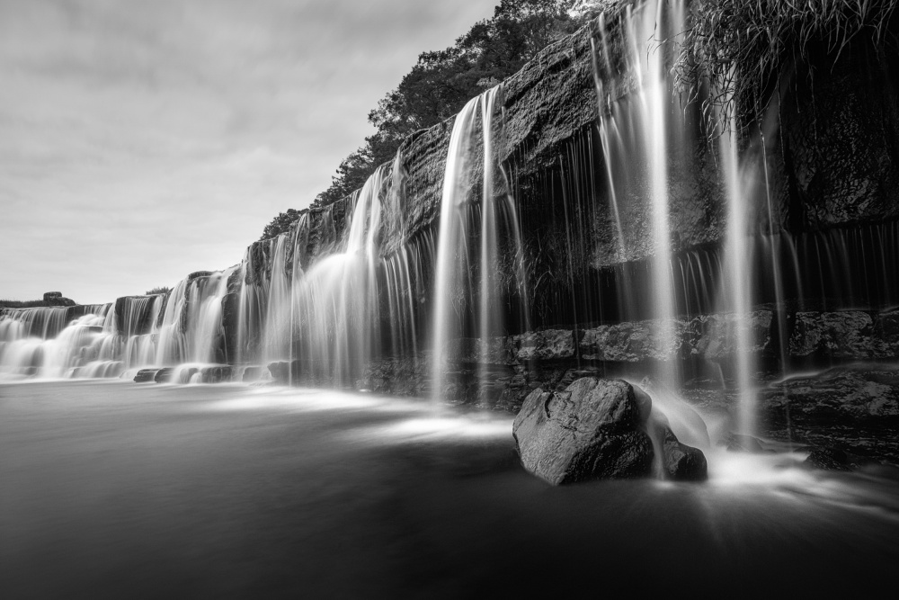 Black waterfall from Vu van quan