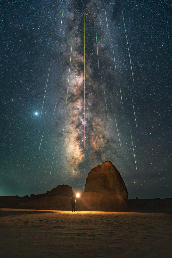 Welcome the meteor shower from Yuan Cui